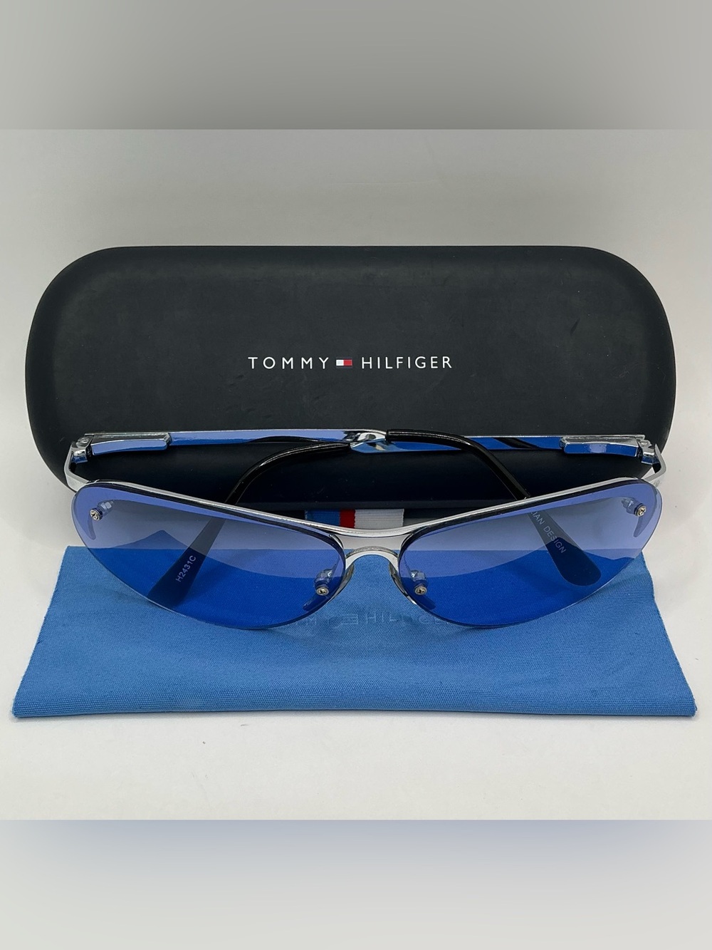Rare 🇺🇸 Tommy Hilfiger Vintage Aviator Sunglasses With Blue Lenses